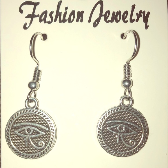 Eye of Horus Earrings 👁 - Picture 6 of 7